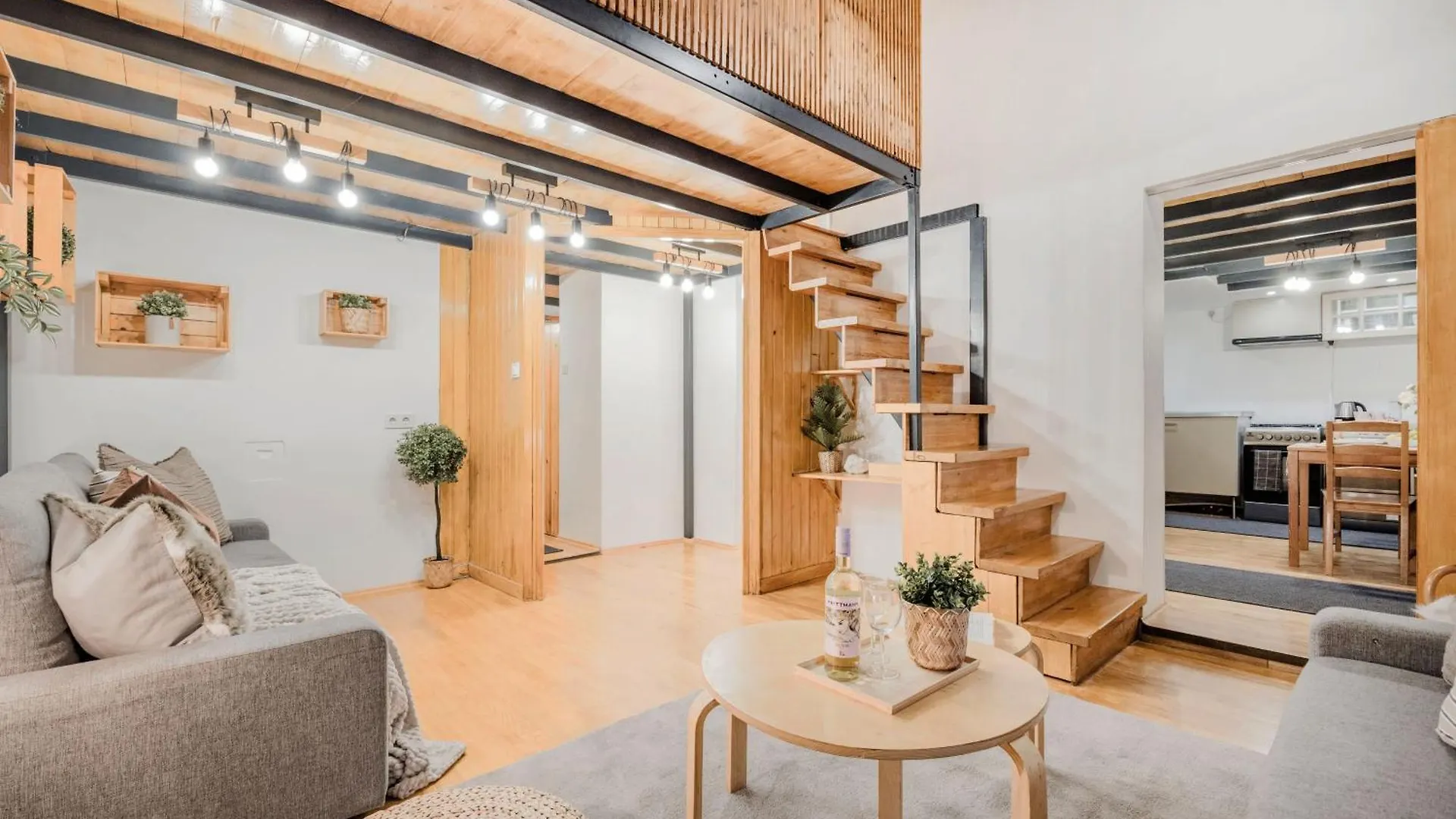 Wellness Wonderland: Garden, Sauna, Jacuzzi In Cbd Budapesta