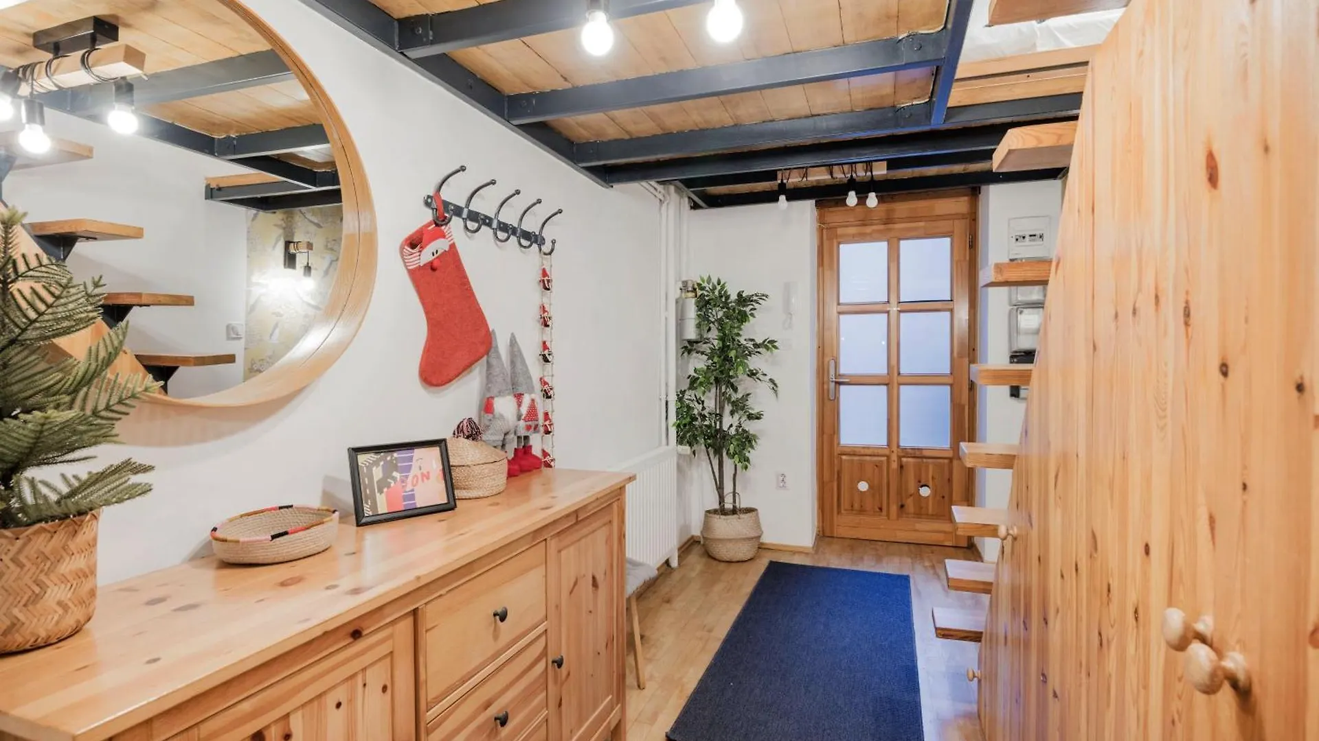 Wellness Wonderland: Garden, Sauna, Jacuzzi In Cbd Budapesta 0*,