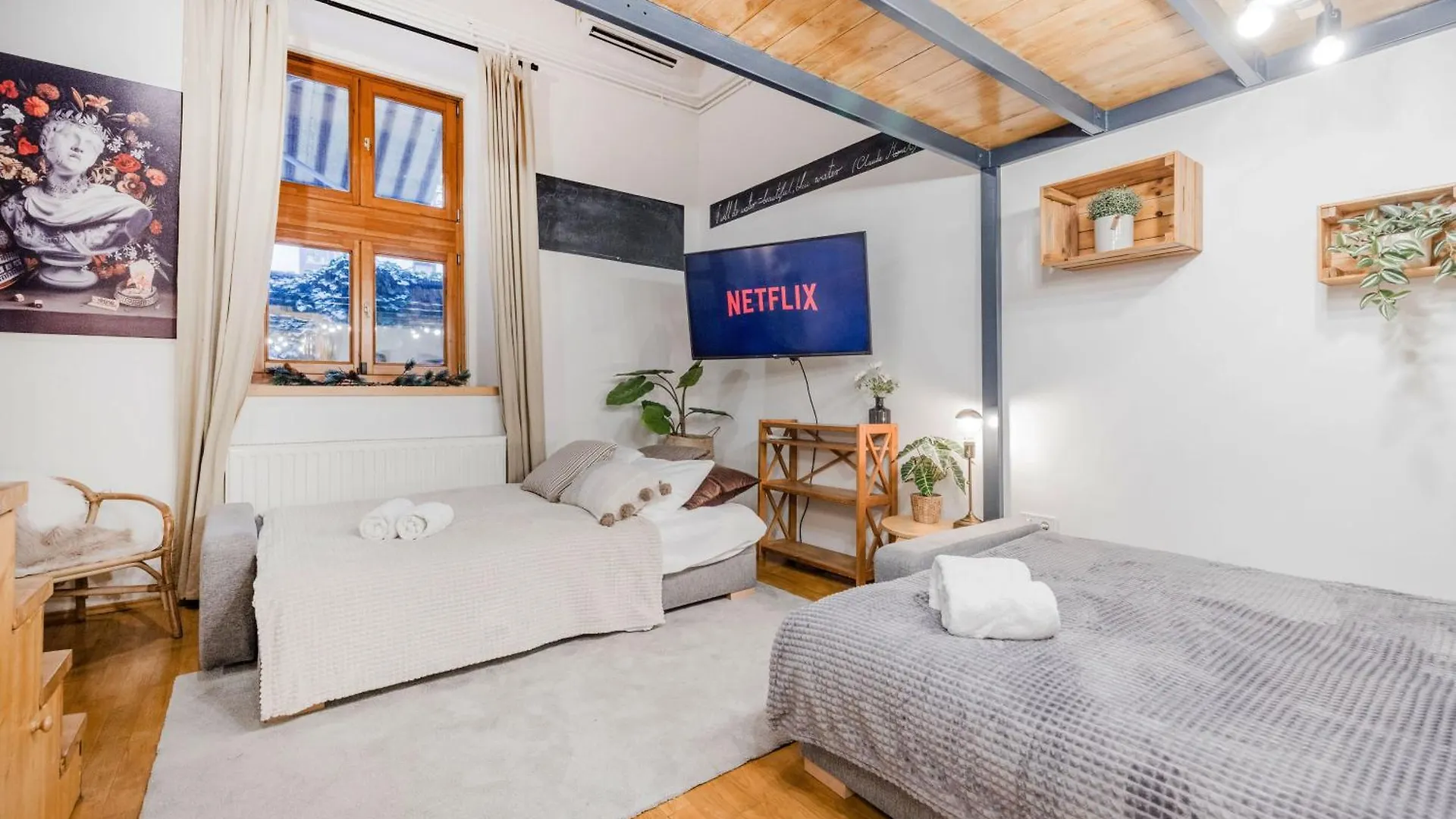 Wellness Wonderland: Garden, Sauna, Jacuzzi In Cbd Budapesta 0*,