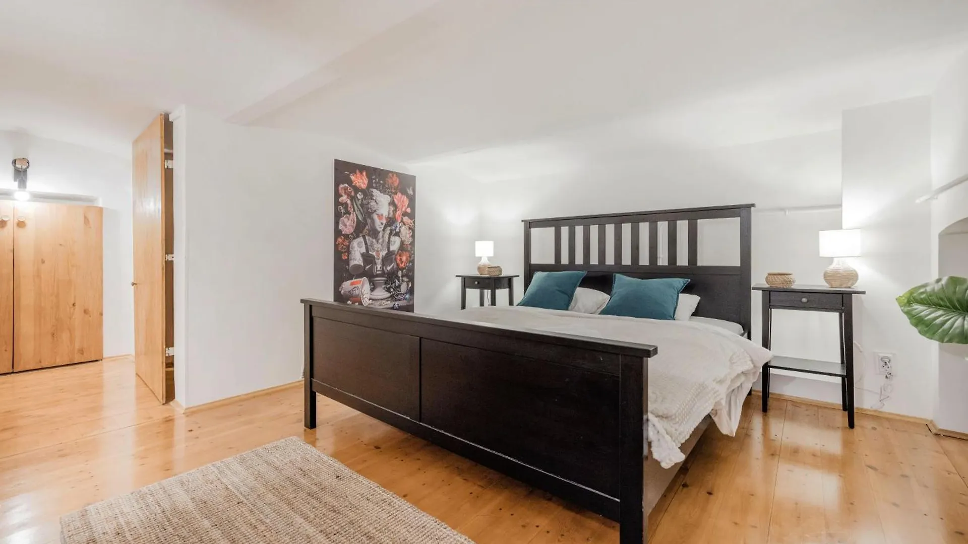 Wellness Wonderland: Garden, Sauna, Jacuzzi In Cbd Budapesta Apartament