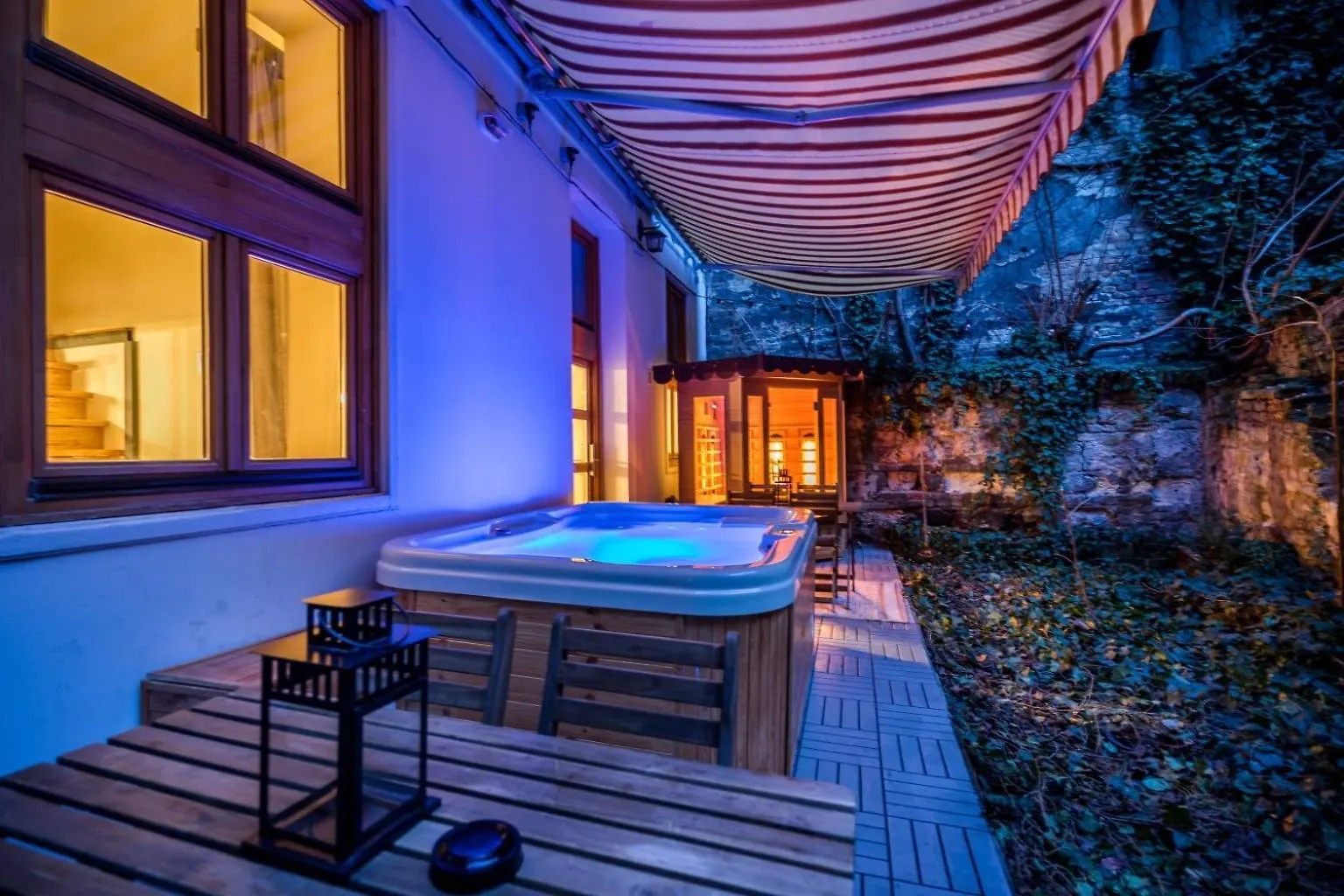 Wellness Wonderland: Garden, Sauna, Jacuzzi In Cbd Budapesta