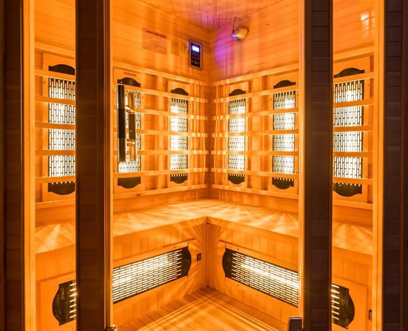 Apartament Wellness Wonderland: Garden, Sauna, Jacuzzi In Cbd Budapesta