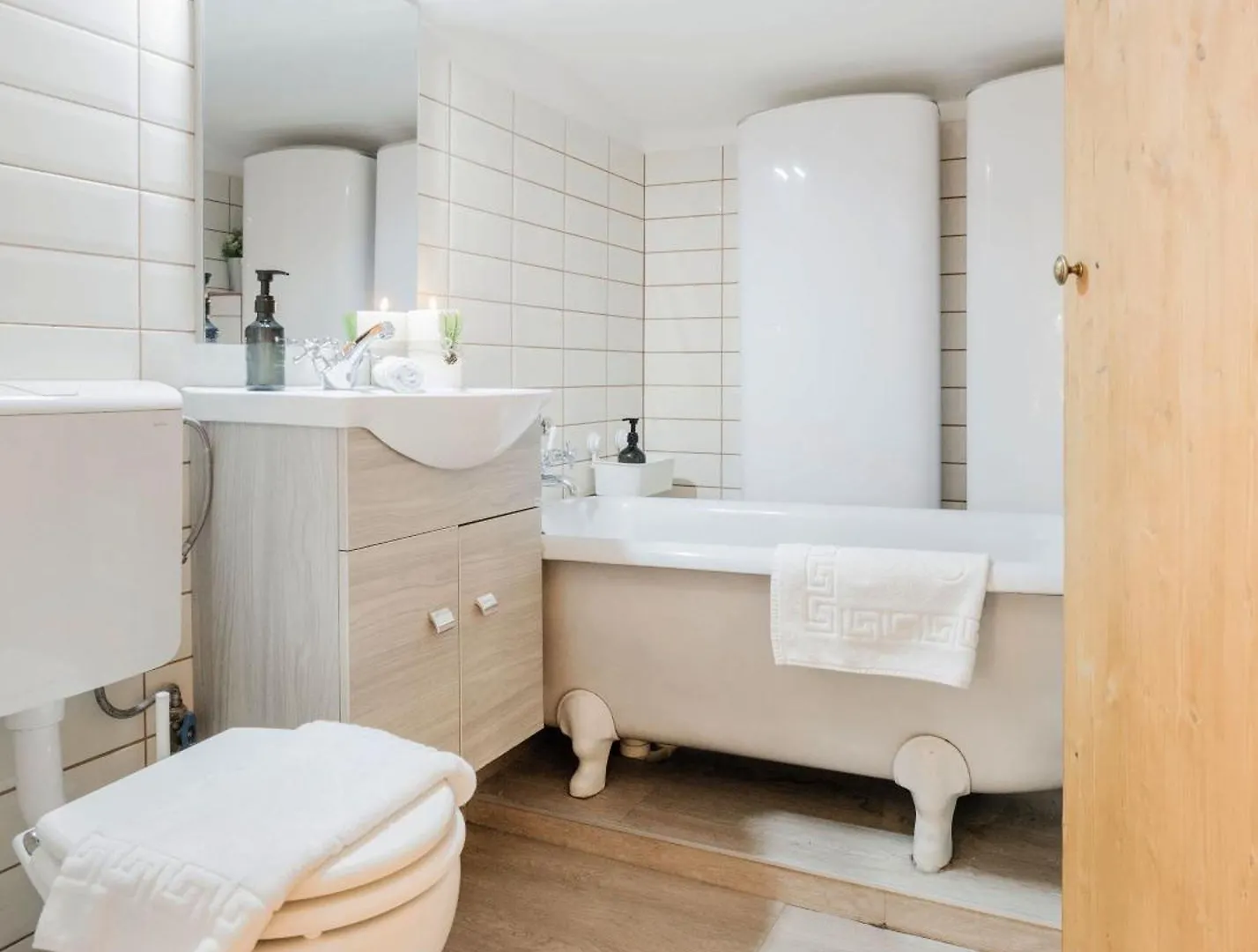 Wellness Wonderland: Garden, Sauna, Jacuzzi In Cbd Βουδαπέστη Διαμέρισμα